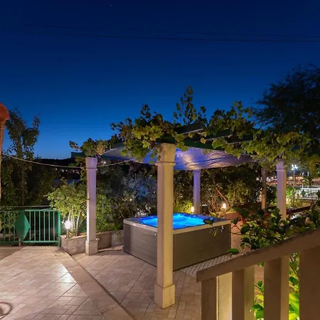 Seafront W Jacuzzi 5 Meters From