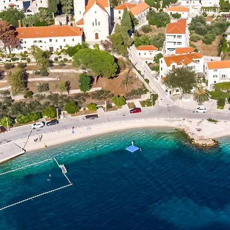 Seafront W Jacuzzi 5 Meters From *